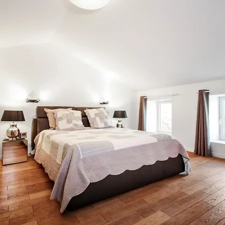 Magnifique Charentaise Avec Piscine&beau Jardin - Moderne&confort - Wifi Gratuit *