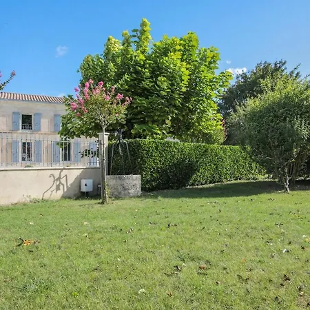 Magnifique Charentaise Avec Piscine & Beau Jardin - Moderne & Confort - Wifi Gratuit Вилла Saint-Georges-du-Bois (Charente-Maritime)