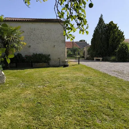 Magnifique Charentaise Avec Piscine&beau Jardin - Moderne&confort - Wifi Gratuit Villa *